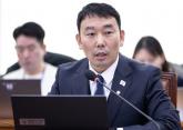 김용민 '尹 내란사건 재판장, 룸살롱서 수차례 술접대 제보 받아... 당장 재판 배제해야'