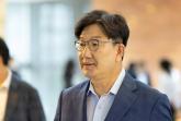 '권성동 의원, 통일교 한학자 총재에게 '큰절' 하고, '쇼핑백' 받아갔다'