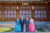 김혜경 여사에 '깜짝 선물' 받은 베트남 서기장 부인 '아주 마음에 든다' 극찬