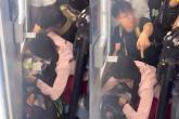 NCT 위시 팝업스토어서 굿즈 싹쓸이 해간 중국인 남녀... '텅텅' 빈 자판기에 팬들 '망연자실' (영상)