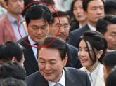 김건희 여사, 김승희 전 비서관 딸 학폭 개입 의혹... 교육부 차관과 8분간 통화