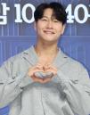 '새신랑' 김종국, 지드래곤과 한솥밥 먹는다... 갤럭시코퍼레이션 전속 계약