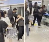 아이돌과 부딪힌 시민 얼굴 '팔꿈치'로 가격한 '하츠투하츠' 경호원 (영상)