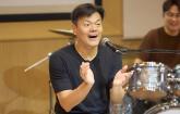 '우리 아빠가 JYP에요'... 박진영, 두 딸 위해 유치원 출근