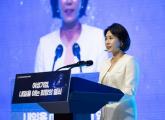 김혜경 여사의 첫 단독 행보... 여성 기업인 만나 '위기 극복에 앞장서 주시길' 당부