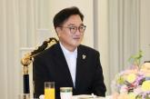 우원식 국회의장, '광복절 특사' 앞둔 상황에서 수감 중인 조국 만났다