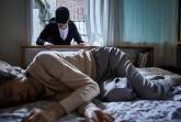 현금 인출해간 80대 노인 집 찾아가 '강도질'한 30대 은행직원