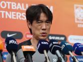 느닷없는 '캡틴 교체' 발언에 논란되는 홍명보 '난 대표팀 주장 안 해봐 몰라'