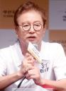 '계그계의 대부' 전유성, 안타까운 근황 전해졌다... '위독한 상태, 산소호흡기에 의존'