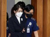 '이우환 그림 뇌물 혐의' 김건희, 구속 후 첫 특검 출석해 '진술거부권' 행사